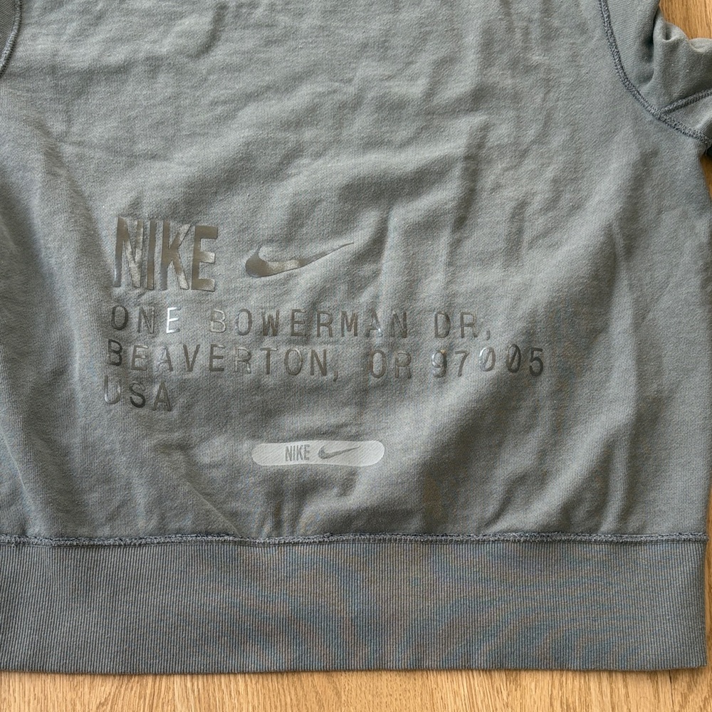 Nike Men's Crewneck  Reversible Sweatshirt - Picture 3 of 5